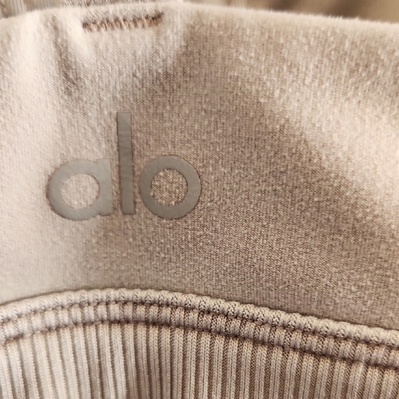 ALO Yoga Taupe Activewear Set - S/M - Picture 4 of 9